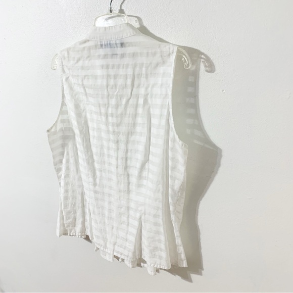 Jones New York Signature Petite Sleeveless Semi Sheer Button Front Blouse Pin - Picture 9 of 13